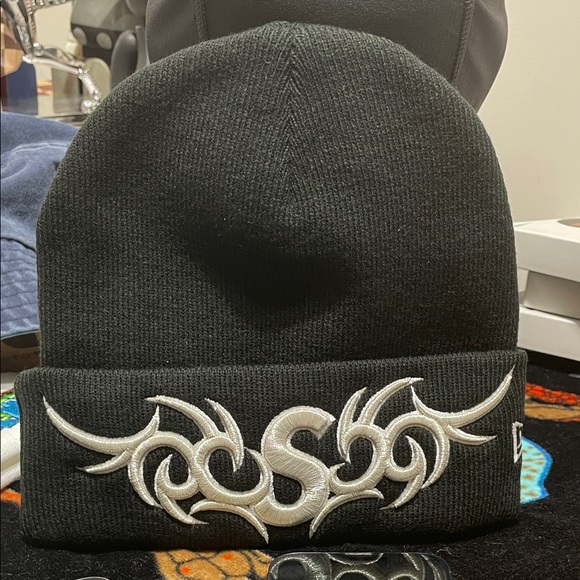 Supreme Black Beanie with Silver Embroidery - Picture 1 of 3